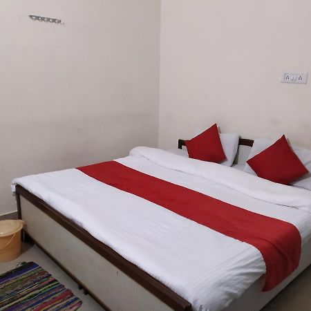 Hotel Govind Rudraprayāg Exteriör bild